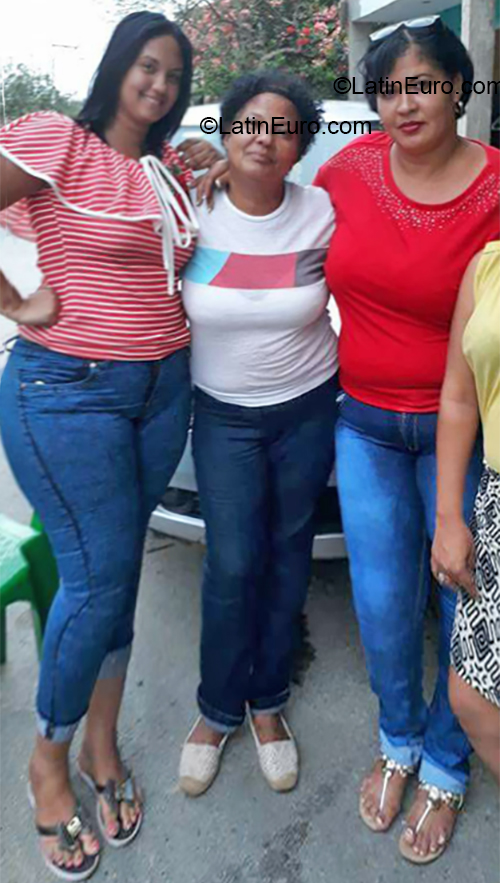 Date this passionate Dominican Republic girl Venerin from Santo Domingo DO36134