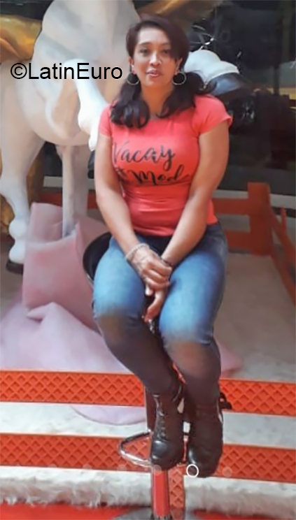 Date this happy Colombia girl Nidia from Bogota CO26091