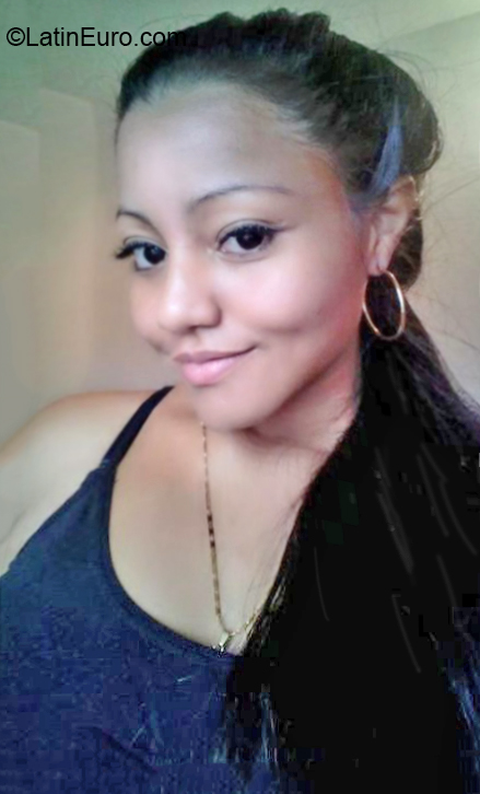 Date this exotic Venezuela girl Alejandra from Caracas VE2720