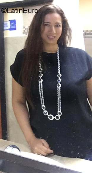 Date this tall Ecuador girl Yesica from Tena EC377