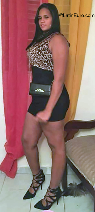 Date this athletic Dominican Republic girl Melissa from Santo Domingo DO36218