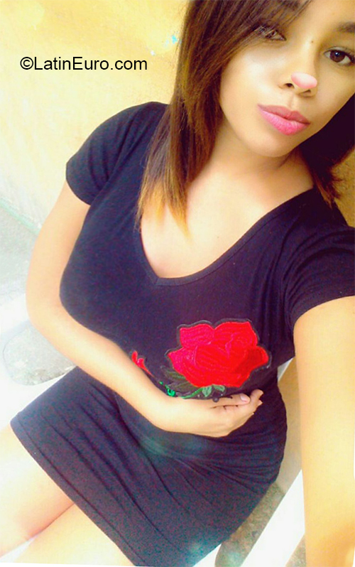 Date this funny Dominican Republic girl Yersie from Santiago DO36235
