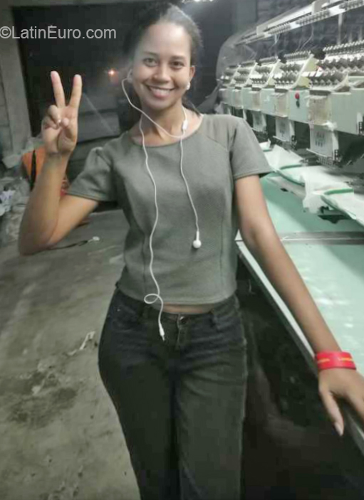 Date this stunning Dominican Republic girl Ingrid peralta from Santiago de los Caballeros DO36330