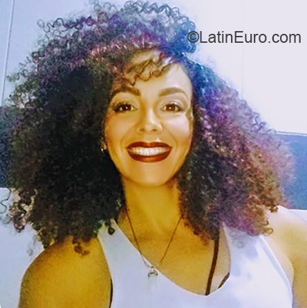 Date this nice looking Colombia girl Yaky from Medellin CO26182