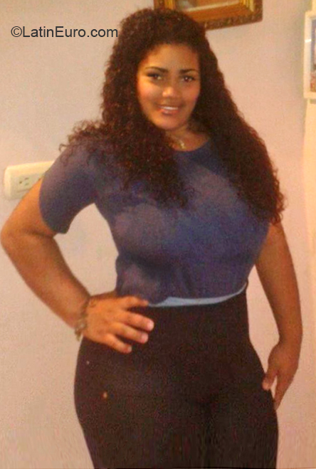 Date this attractive Venezuela girl Nati from Venezuela VE2748