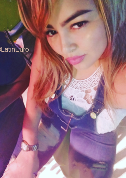 Date this stunning Colombia girl Carmen from Barranquilla CO26194