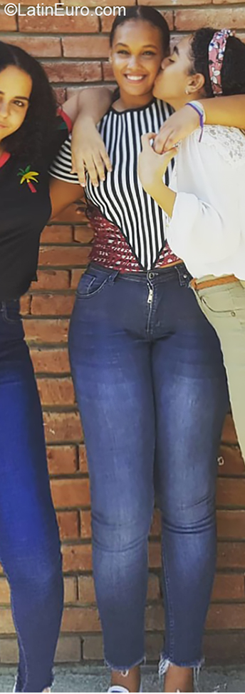 Date this attractive Dominican Republic girl Amelia from Santiago De Los Caballeros DO36369