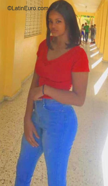 Date this delightful Dominican Republic girl Brenda from Santo Domingo Oeste DO36442