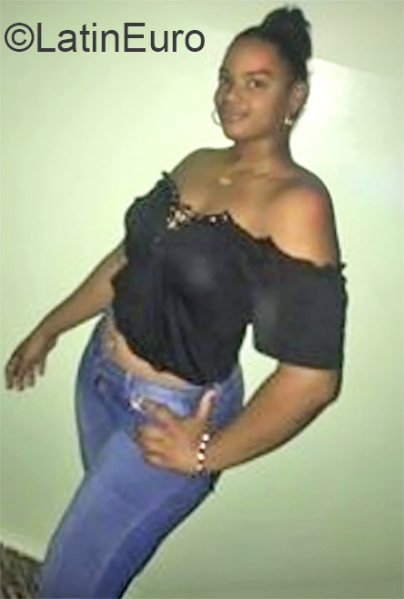 Date this passionate Dominican Republic girl Arleny from La Vega DO36451