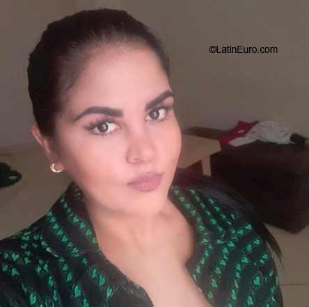 Date this pretty Colombia girl Maoly from Bogota CO26273