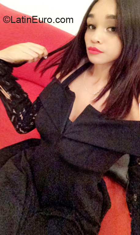 Date this lovely Dominican Republic girl Stephanie from La Vega DO36567