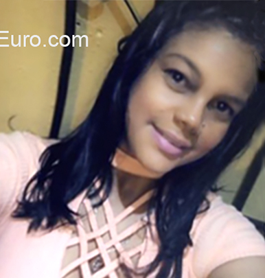 Date this sultry Dominican Republic girl Ashley from Santiago DO36628