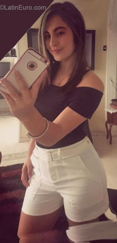 Date this pretty Colombia girl Andrea Camilla from Bogota CO26326