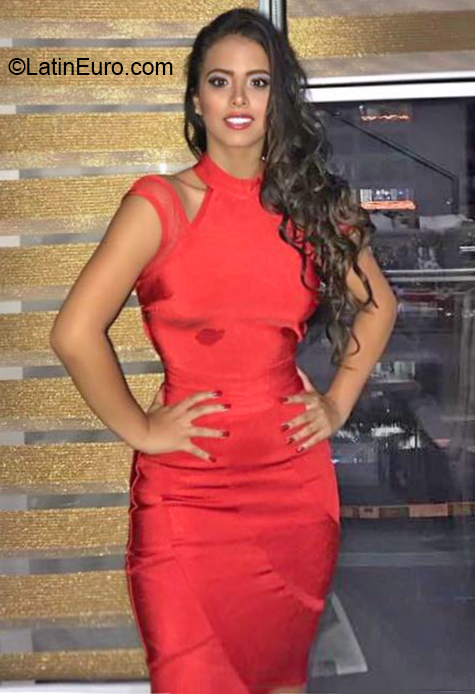 Date this charming Colombia girl Tati from Medellin CO26343