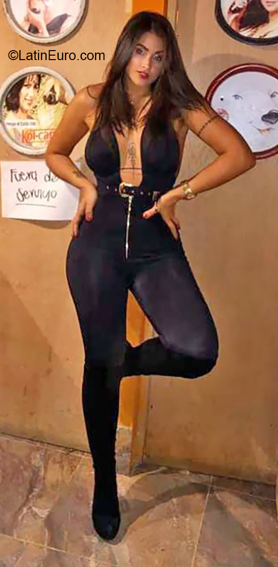 Date this gorgeous Colombia girl Katherine from Medellin CO26346