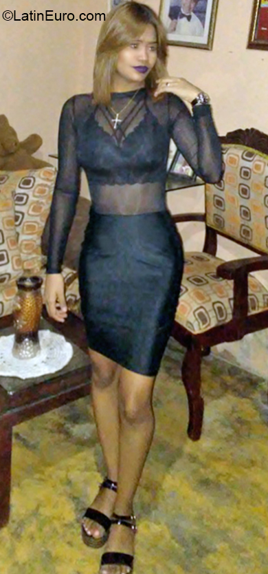 Date this beautiful Dominican Republic girl Angela from Santo Domingo DO36757