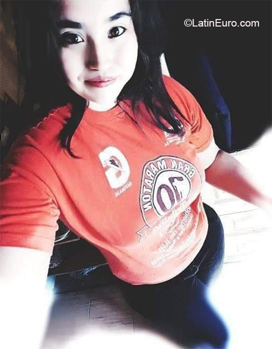 Date this lovely Argentina girl Belen from Buenos Aires AR277