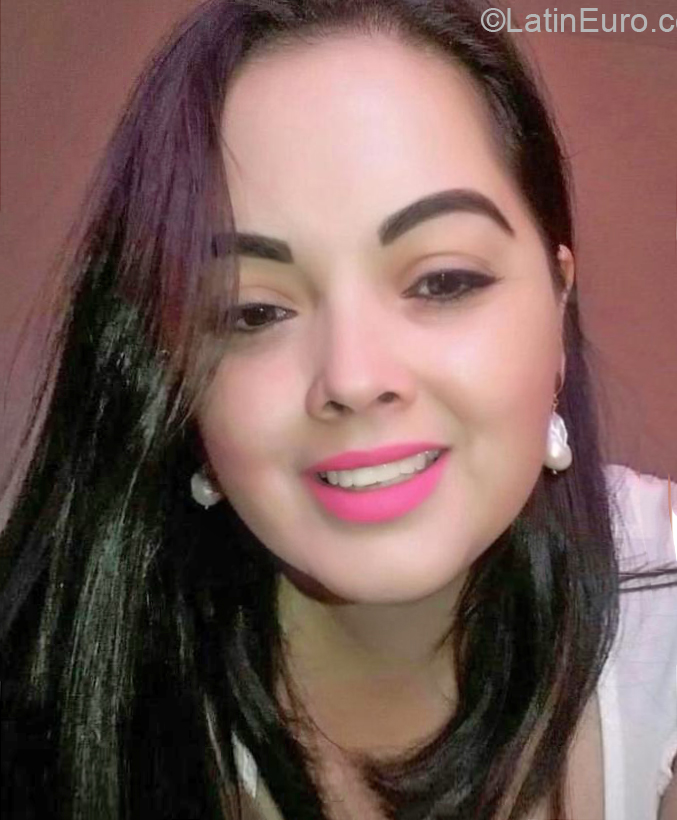 Date this charming Honduras girl Maru from San Pedro Sula HN2733