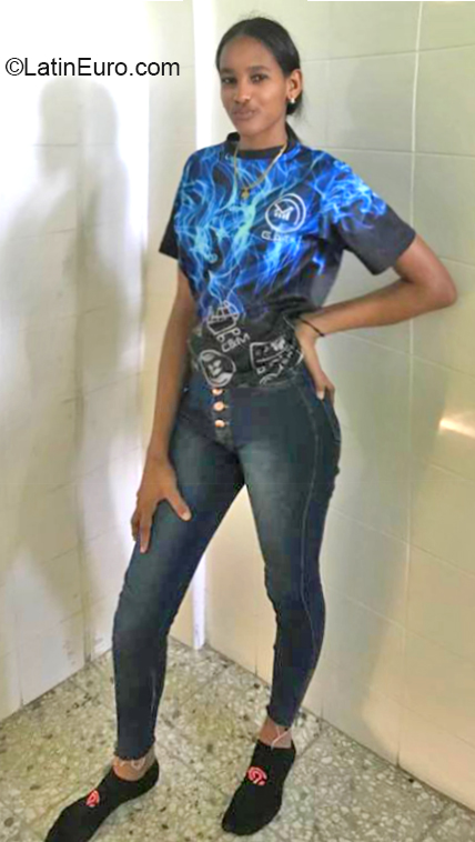 Date this cute Dominican Republic girl Nayali from Santiago DO36824