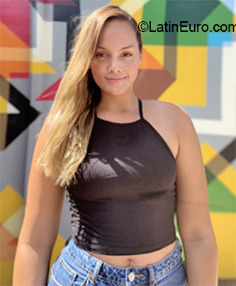 Date this beautiful Colombia girl Andrea from Cali CO26424