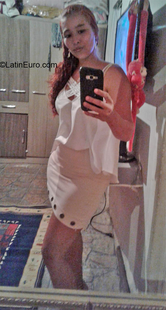Date this athletic Brazil girl Rayane from Rio de Janeiro BR10988