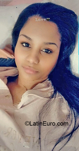 Date this nice looking Spain girl Day20 from Madrid ES486