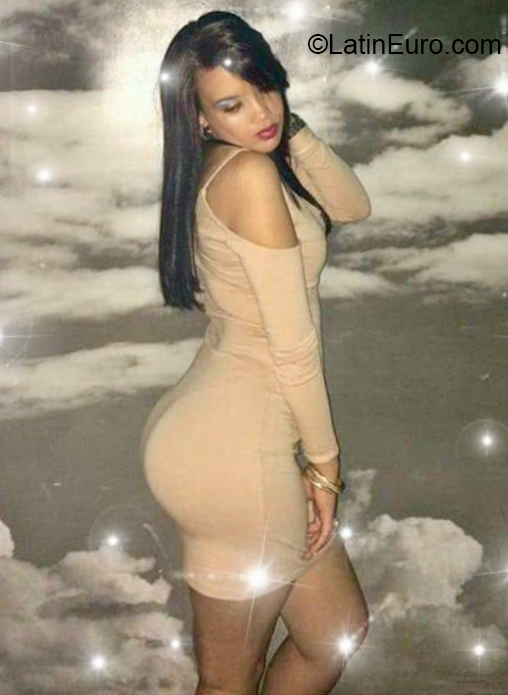 Date this passionate Dominican Republic girl Betty from Santo Domingo DO38574