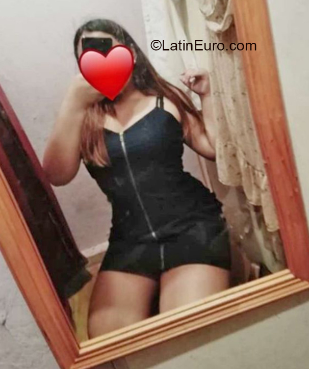 Date this happy Chile girl Antonella from Quellon CL154