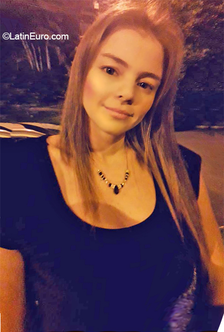 Date this pretty Colombia girl Angelica from Medellin CO26465