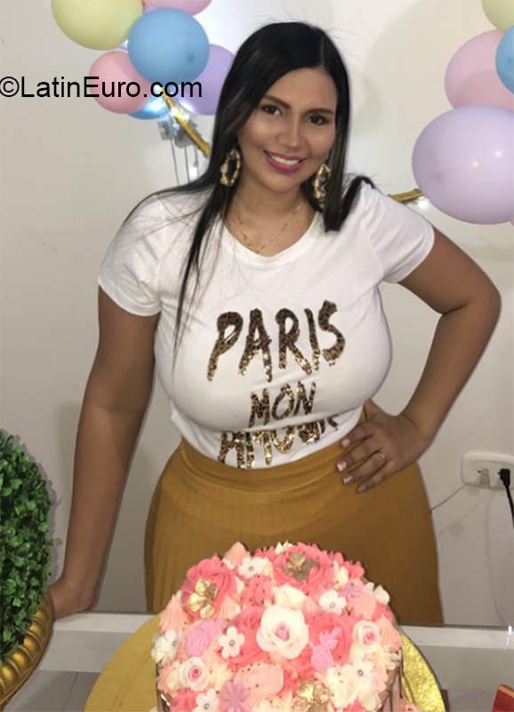 Date this stunning Colombia girl Estefany from Santa Marta CO26472