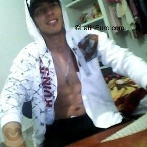 Date this attractive Venezuela man Jose from Caracas VE2862