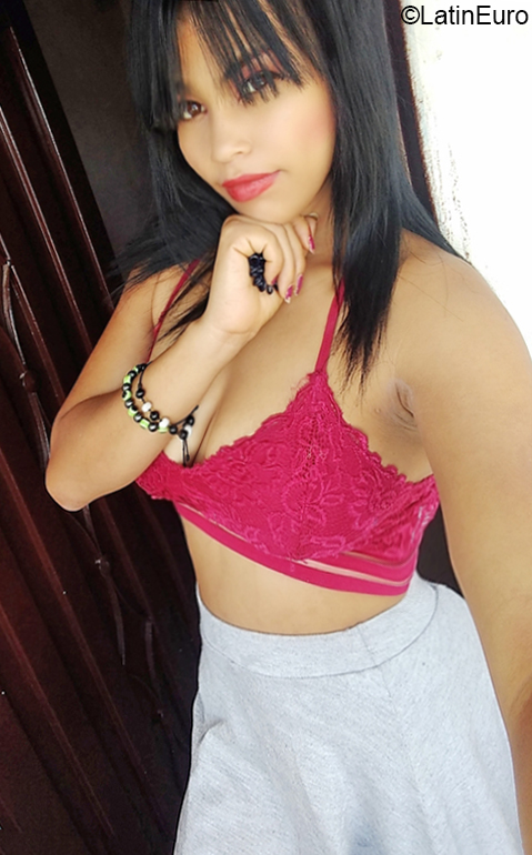 Date this good-looking Colombia girl Jackeline from Medellin CO26494