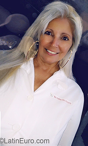 Date this charming Cuba girl Onilsa from Las Tunas CU841