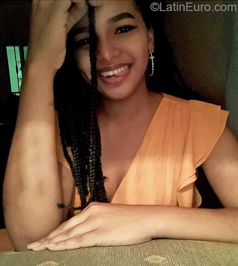 Date this sensual Dominican Republic girl Ashley from San Francisco de Macoris DO36982