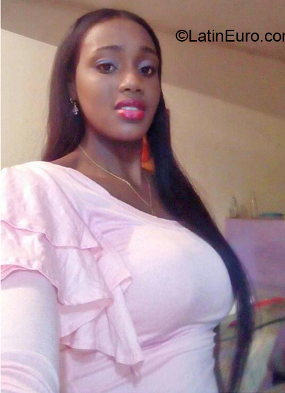 Date this lovely Colombia girl Flaka from Cali CO26528