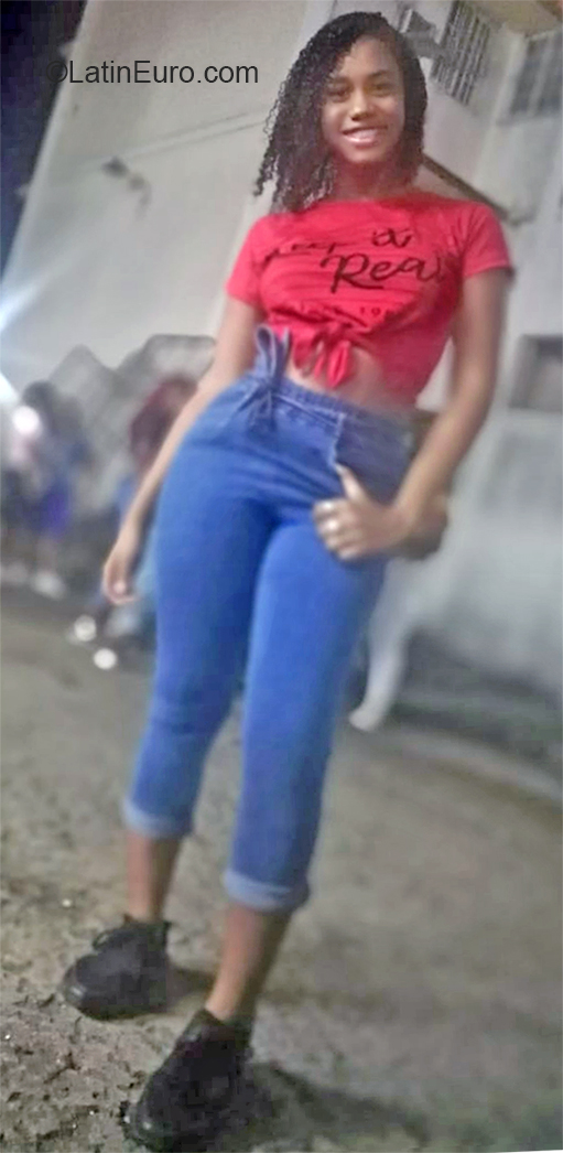 Date this happy Panama girl Kaila from Panama City PA1179