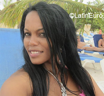 Date this sultry Dominican Republic girl Abril from Hato Mayor DO37107
