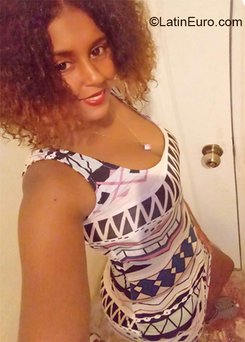 Date this gorgeous Dominican Republic girl Yosi from San Pedro de Macoris DO37158