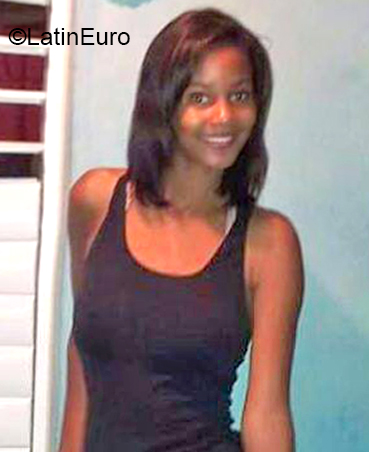 Date this nice looking Dominican Republic girl Yasmaris from Santiago DO37173