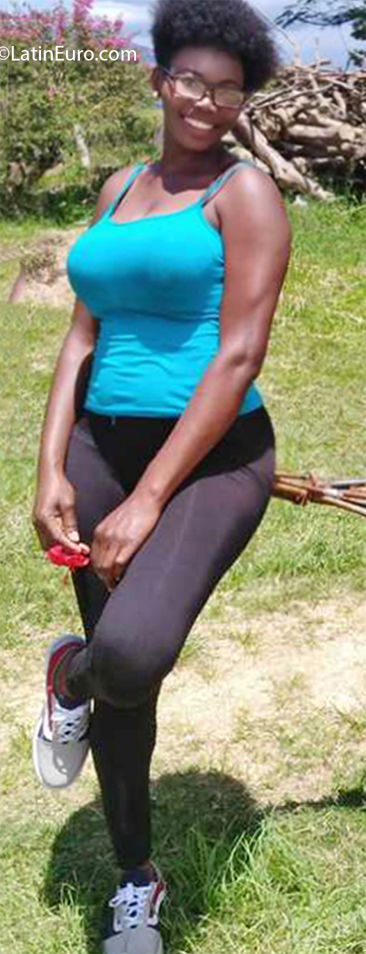 Date this passionate Colombia girl Merclay from Cali CO26652