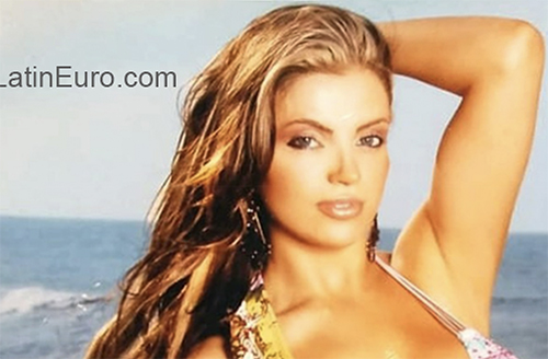 Date this nice looking Colombia girl Valentinaf from Medellin CO26671