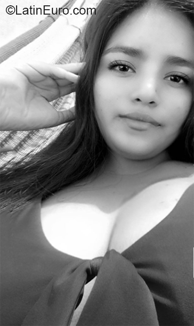Date this good-looking Mexico girl Maria from Tapachula MX1775