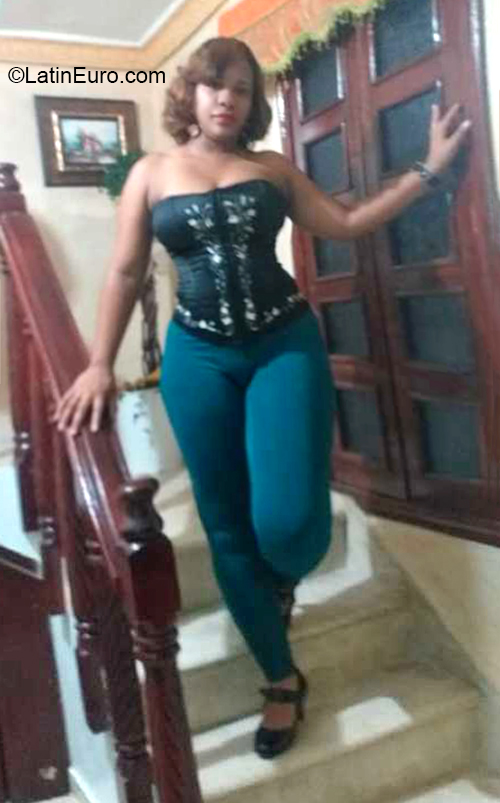 Date this hot Dominican Republic girl Katherine from Santo Domingo DO37722
