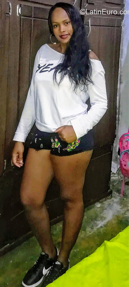 Date this voluptuous Colombia girl Sami from Quibdo CO26783