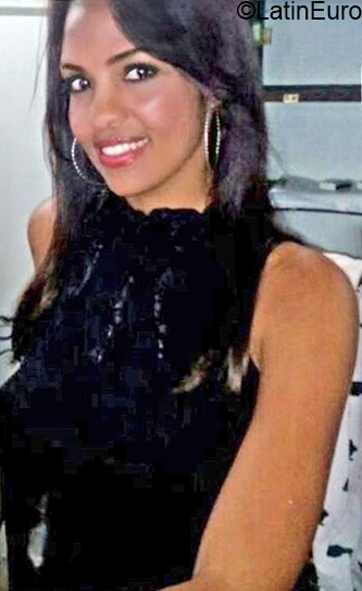 Date this young Dominican Republic girl Bianca from Santo Domingo DO37768