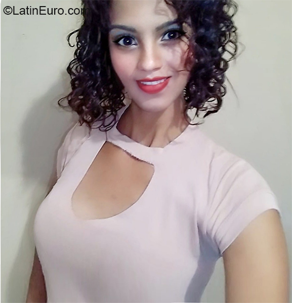Date this pretty Brazil girl Renata from Campinas BR11052