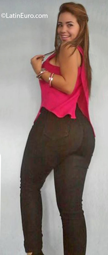 Date this lovely Venezuela girl Xiomara from Barinas VE3033