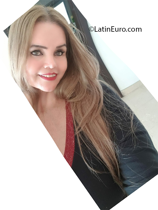Date this fun Colombia girl Martha from Cartagena CO26950