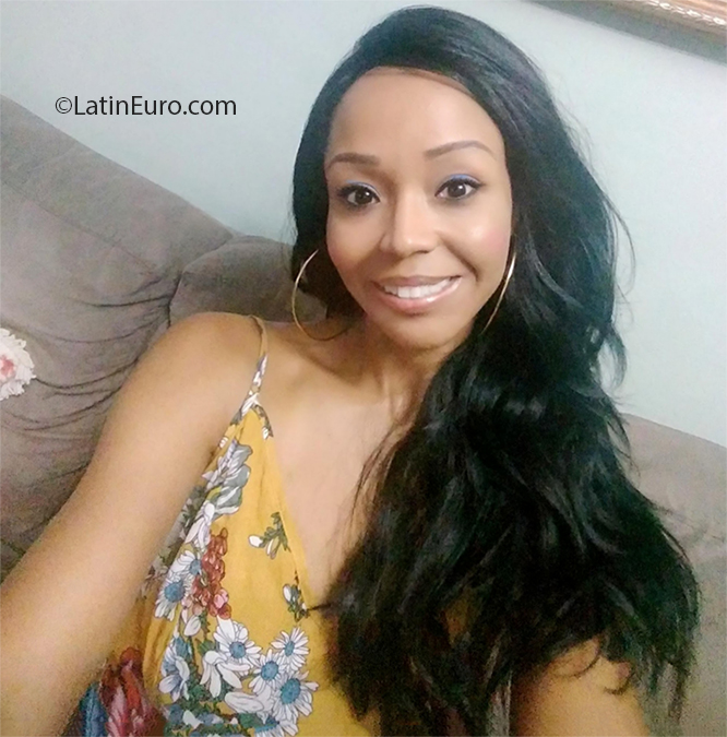 Date this stunning Brazil girl Jaqueline from Rio De Janeiro BR12427