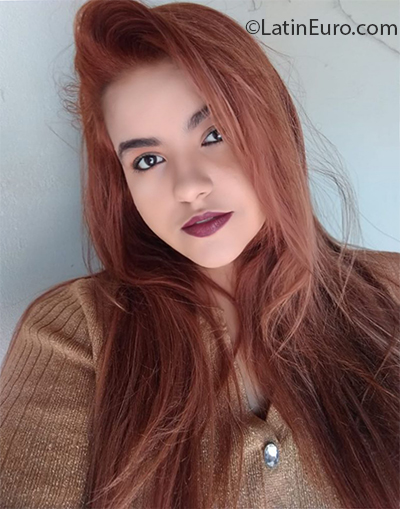 Date this beautiful Brazil girl Thatia from Sao Paulo BR11083